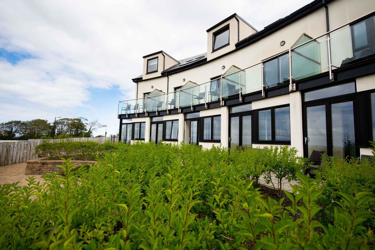 Отель Strandhill Lodge and Suites Слайго-23